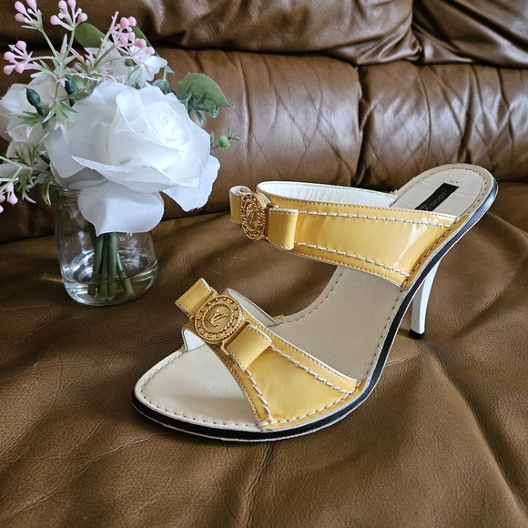 Women's Louis Vuitton Yellow Leather Metallic Gold High-End Sandals Size 6 US - Picture 3 of 16